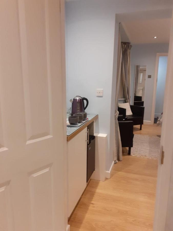Coast 77 B&B Poole Bagian luar foto