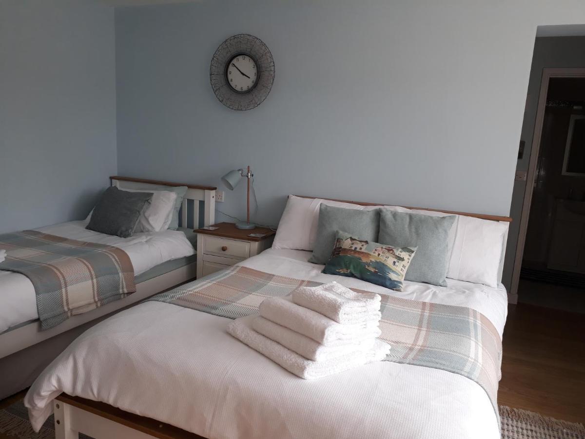 Coast 77 B&B Poole Bagian luar foto