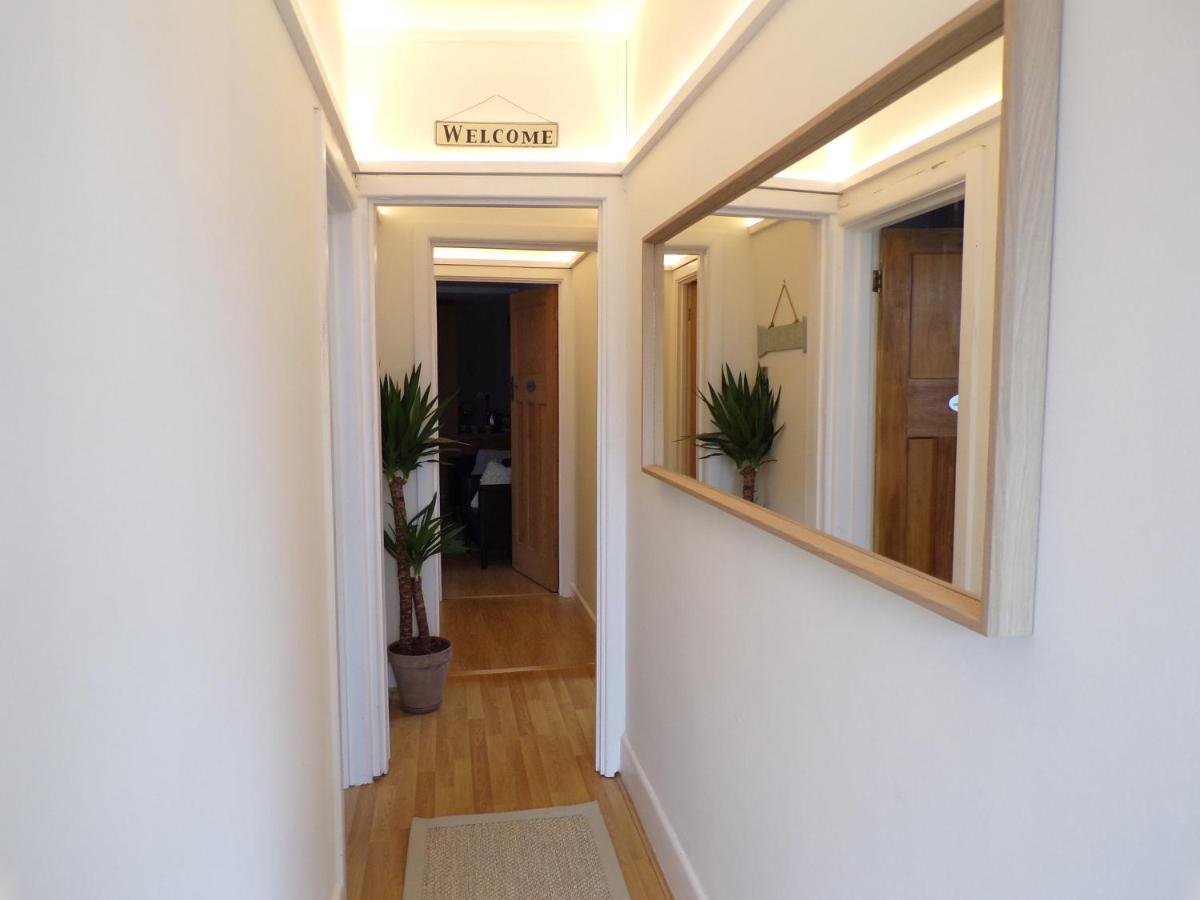Coast 77 B&B Poole Bagian luar foto